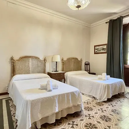 Casa de Férias Historic Spanish House Sleeps 22 Pool Dénia
