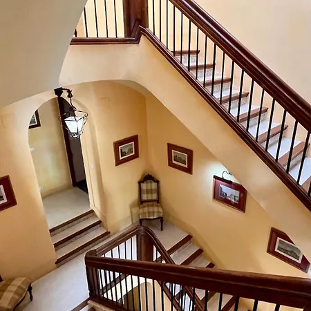 Historic Spanish House Sleeps 22 Pool Casa de Férias *