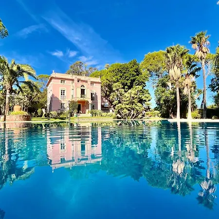 Historic Spanish House Sleeps 22 Pool *